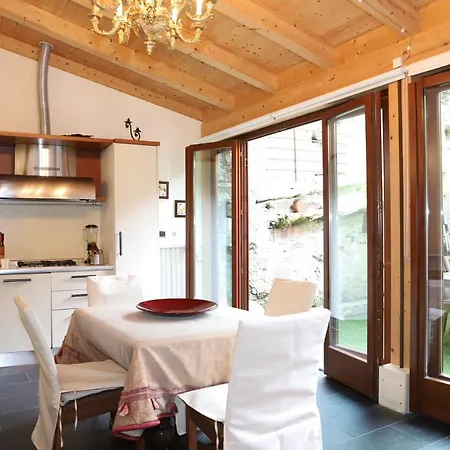 Apartment La Casa Del Barcaiolo - Vista D'orta - Pella